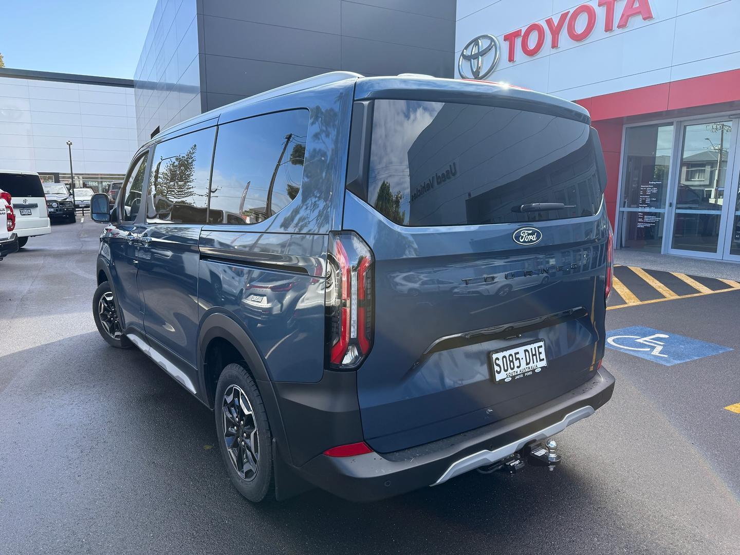 2024 Ford Tourneo Active in Blue
