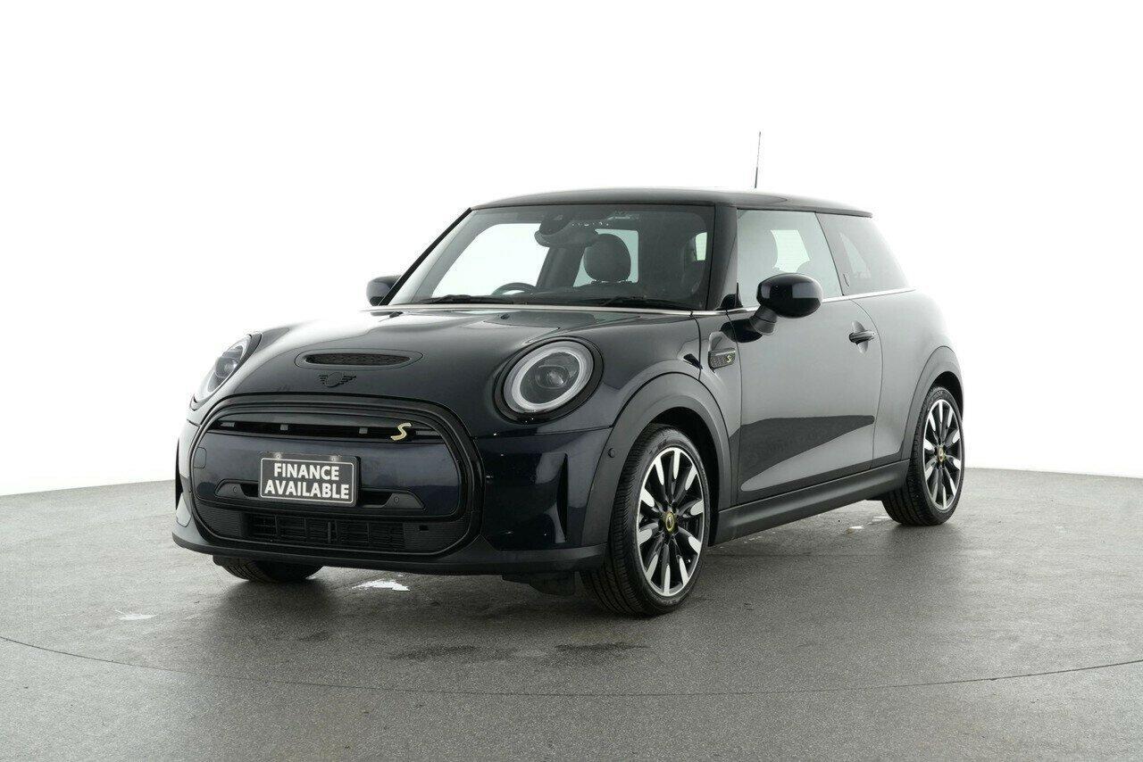 2022 MINI Hatch Cooper SE Classic in Black