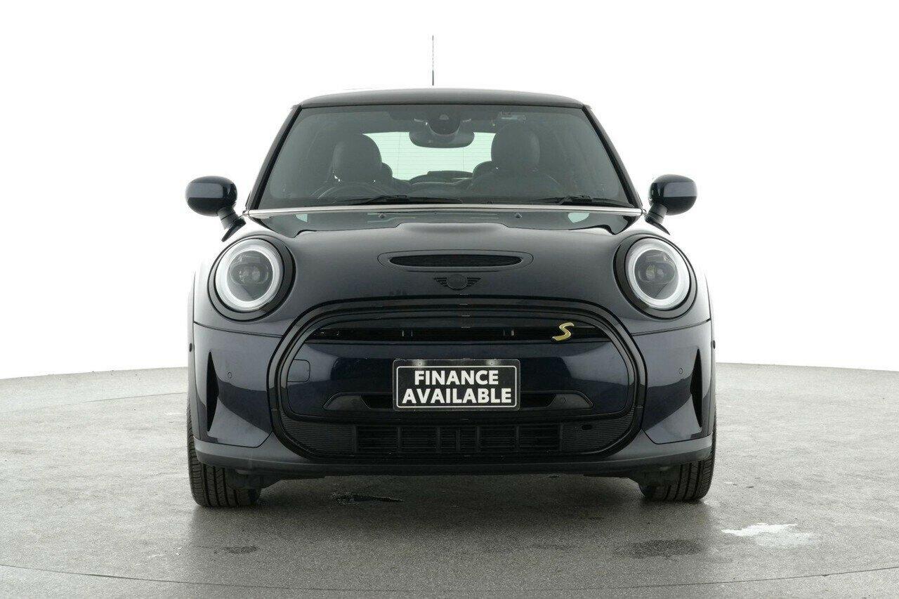 2022 MINI Hatch Cooper SE Classic in Black