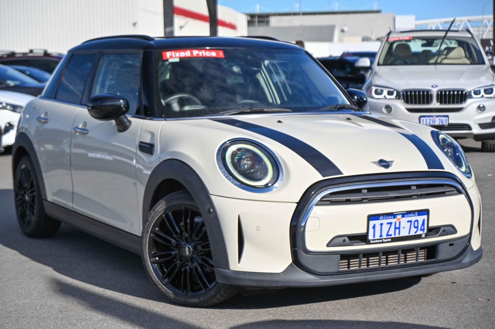2021 MINI Hatch Cooper Classic in White