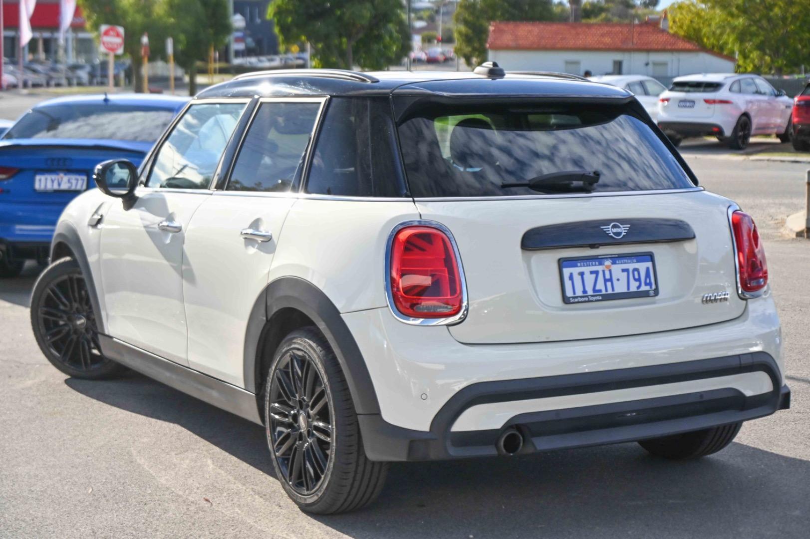 2021 MINI Hatch Cooper Classic in White