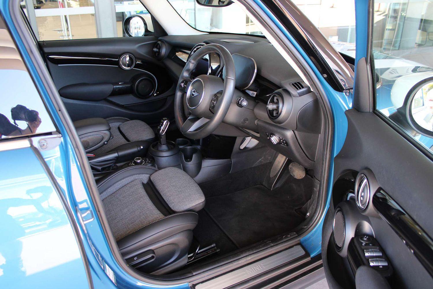 2022 MINI Hatch Cooper Classic in Blue