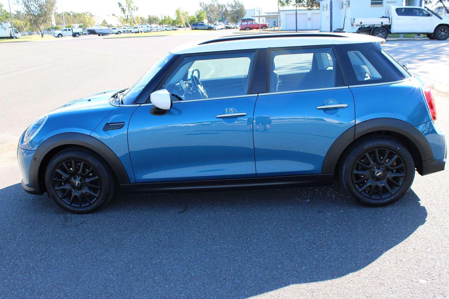 2022 MINI Hatch Cooper Classic in Blue