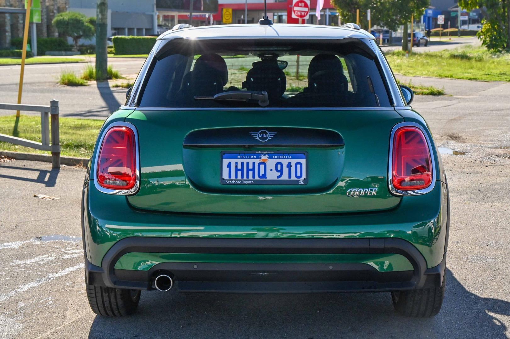 2021 MINI Hatch Cooper Classic in Green