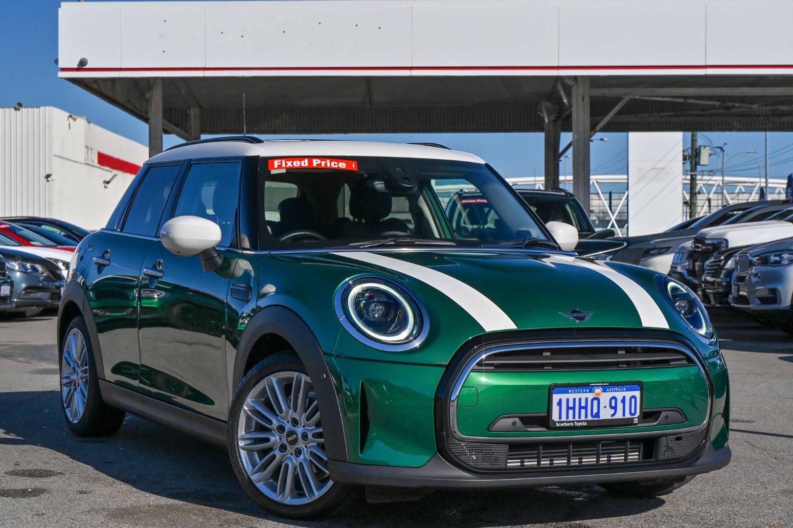 2021 MINI Hatch Cooper Classic in Green
