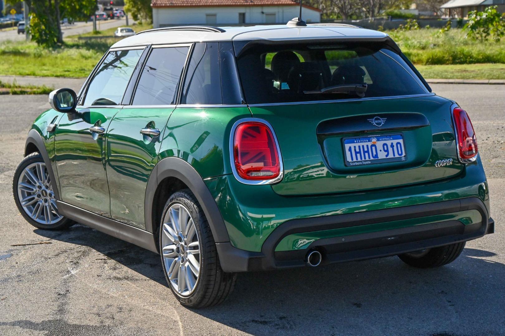 2021 MINI Hatch Cooper Classic in Green