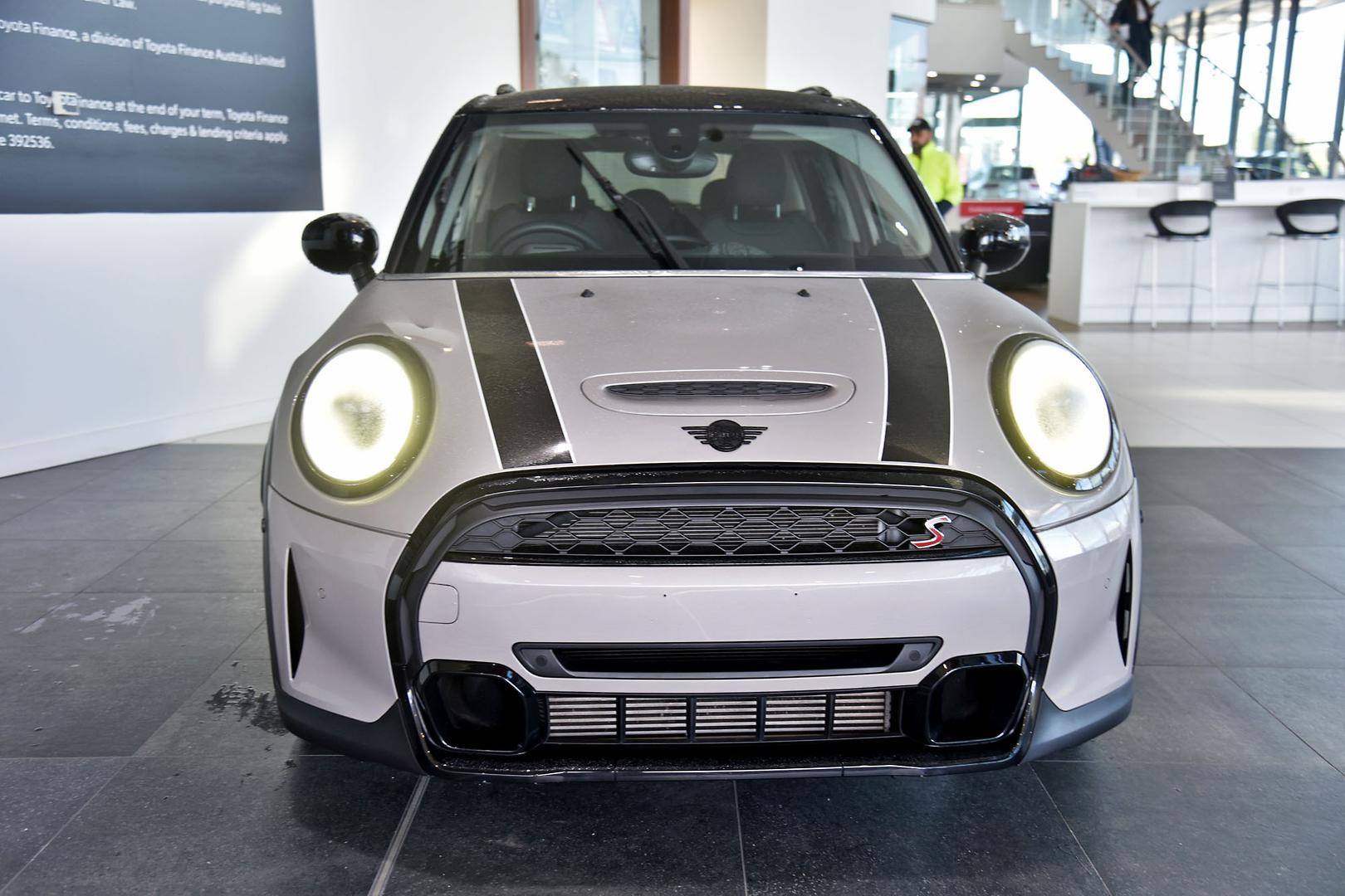 2021 MINI Hatch Cooper S Classic in Grey