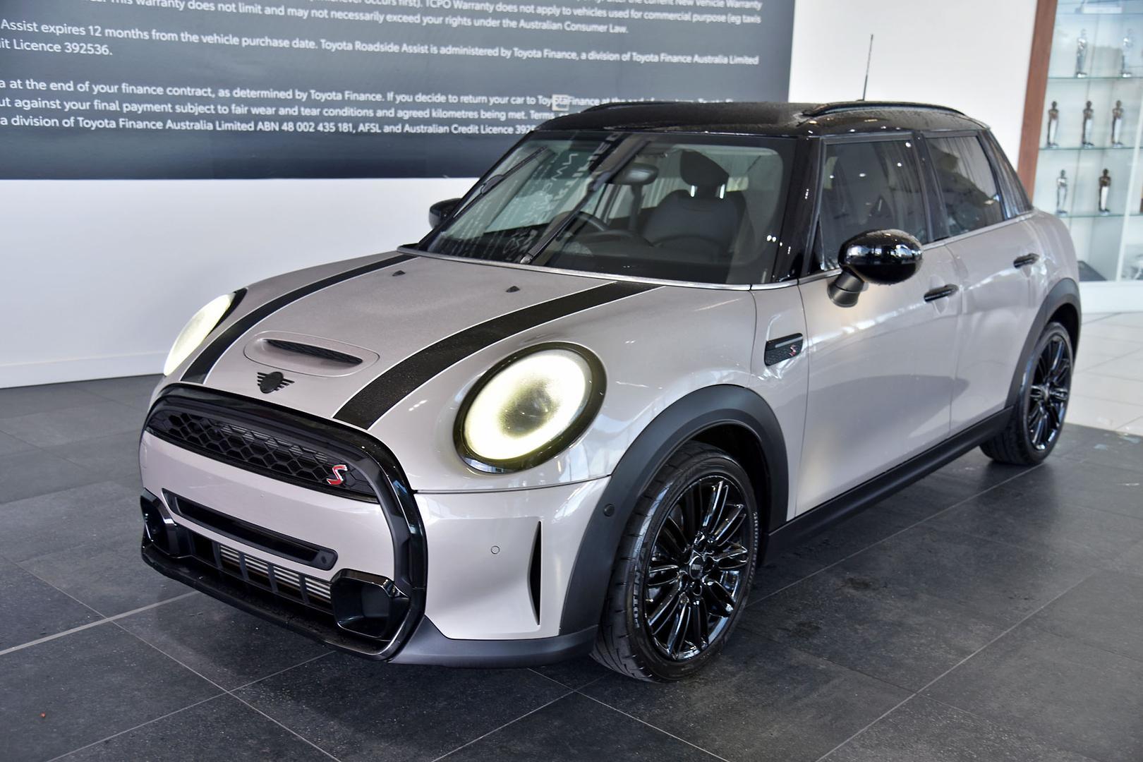 2021 MINI Hatch Cooper S Classic in Grey
