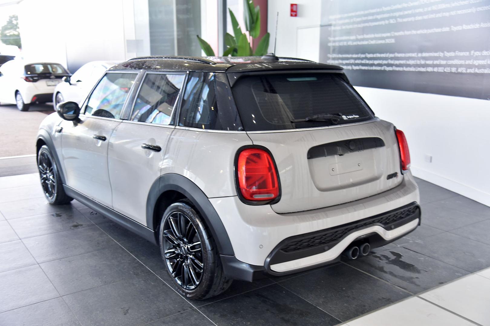 2021 MINI Hatch Cooper S Classic in Grey