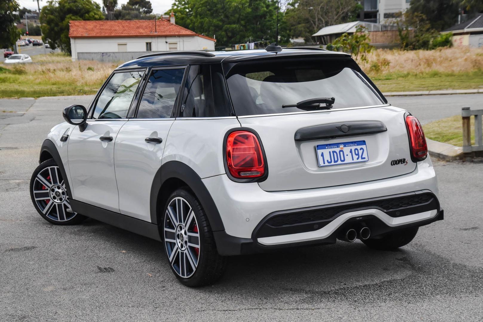 2022 MINI Hatch Cooper S Classic in White