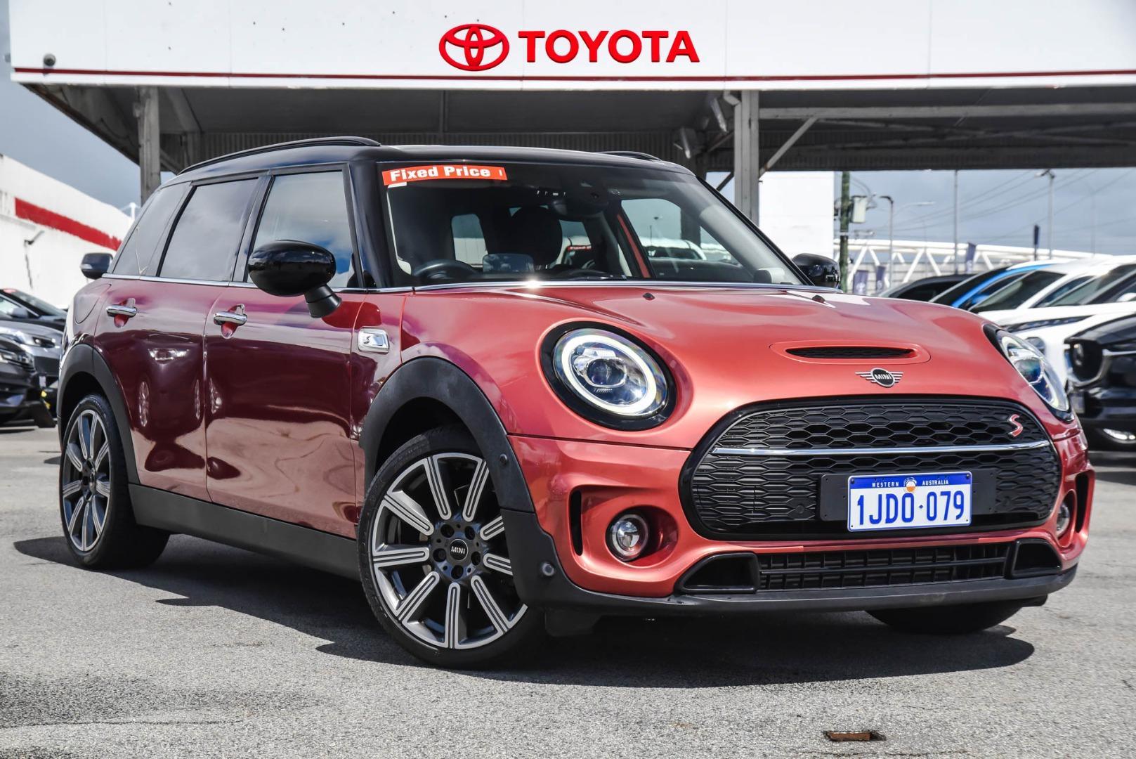 2019 MINI Clubman Cooper S in Red