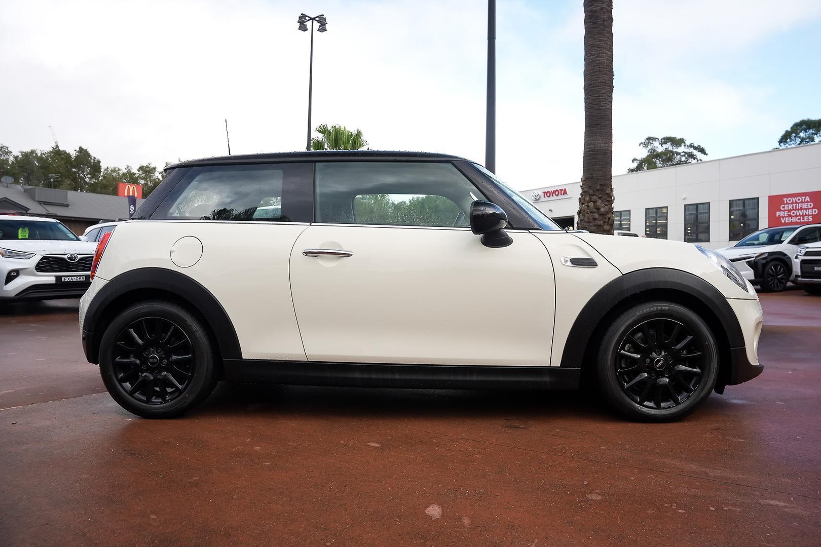 2026 MINI Hatch Cooper in White