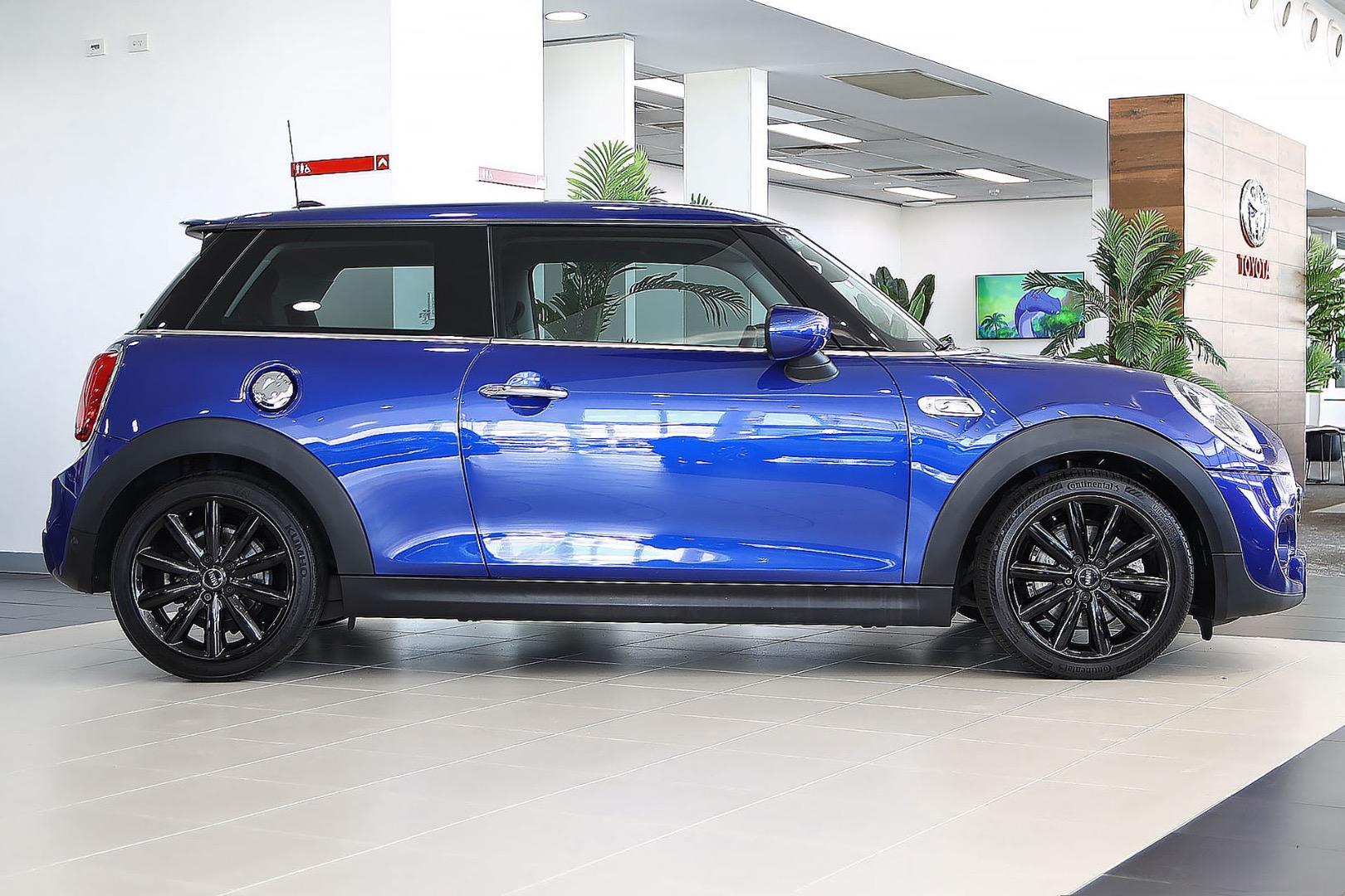 2020 MINI Hatch Cooper S in Blue