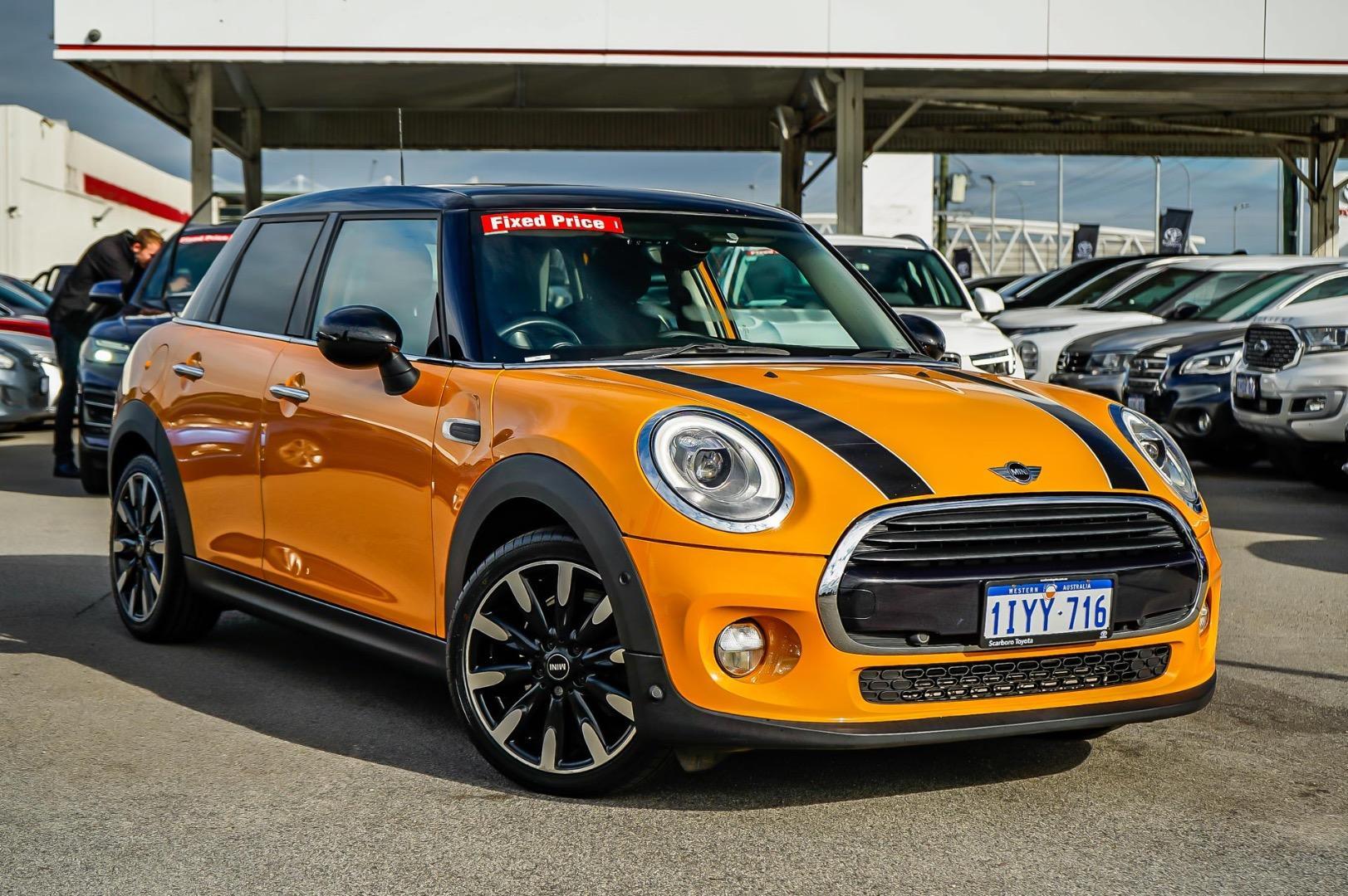 2016 MINI Hatch Cooper in Orange