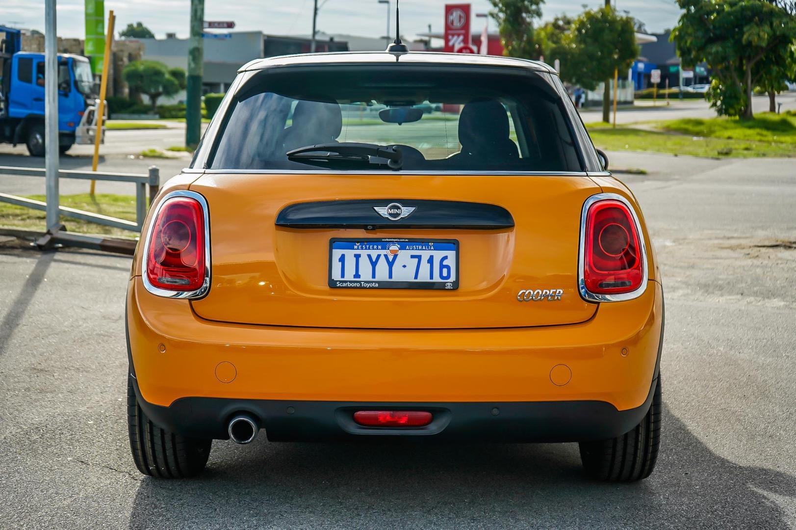 2016 MINI Hatch Cooper in Orange