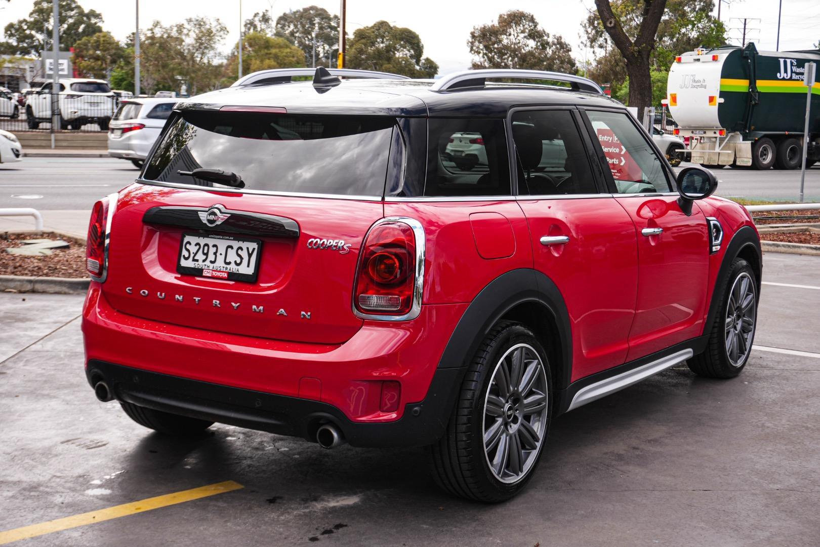 2017 MINI Countryman Cooper S in Red