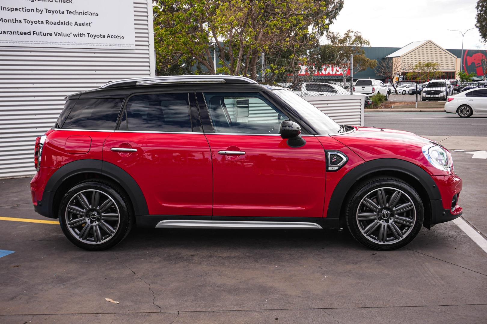 2017 MINI Countryman Cooper S in Red