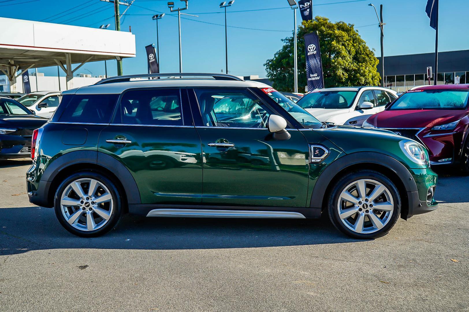 2019 MINI Countryman Cooper S in Green