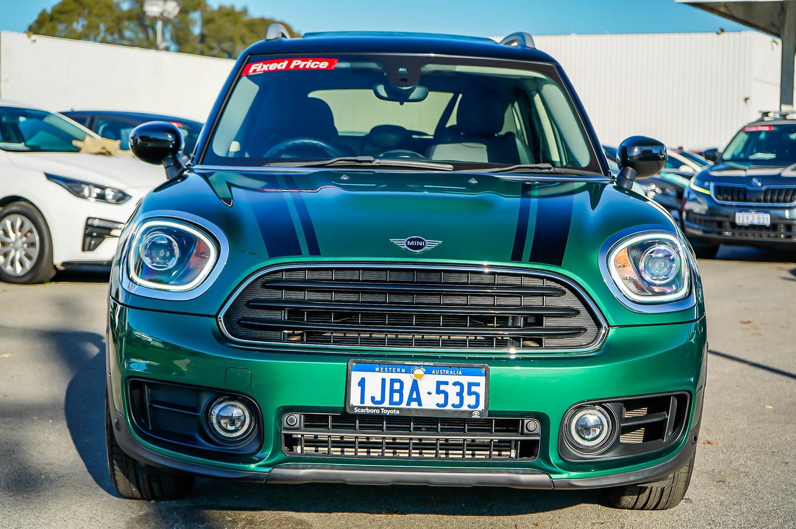 2020 MINI Countryman Cooper in Green
