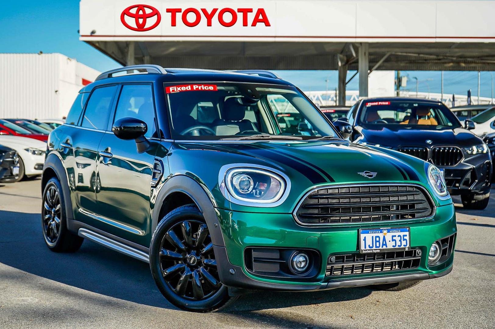 2020 MINI Countryman Cooper in Green