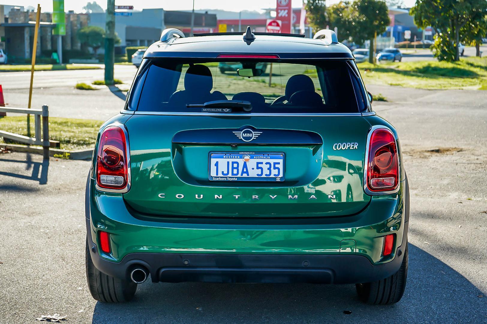 2020 MINI Countryman Cooper in Green