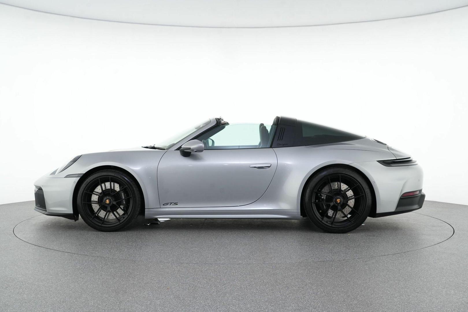 2025 Porsche 911 Targa 4 GTS in Silver