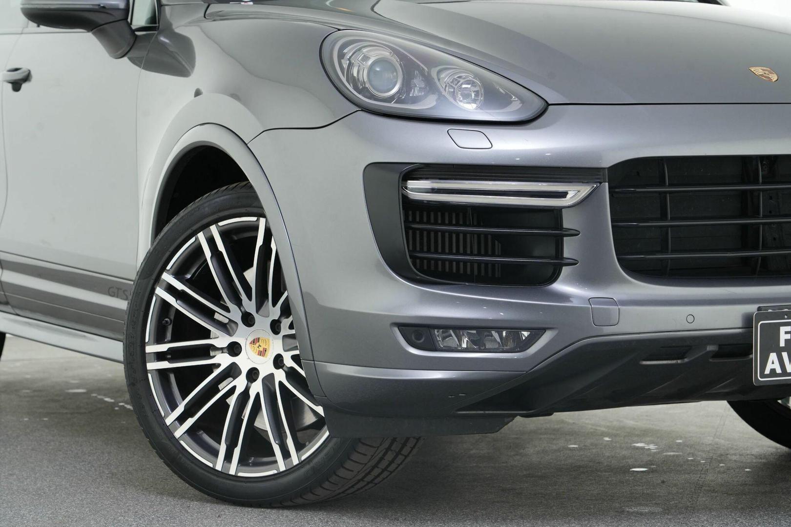2015 Porsche Cayenne GTS in Grey
