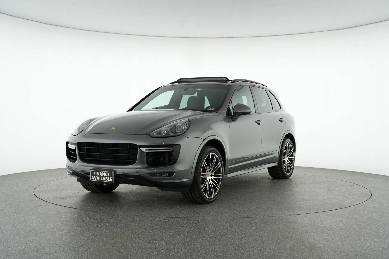 2015 Porsche Cayenne GTS in Grey