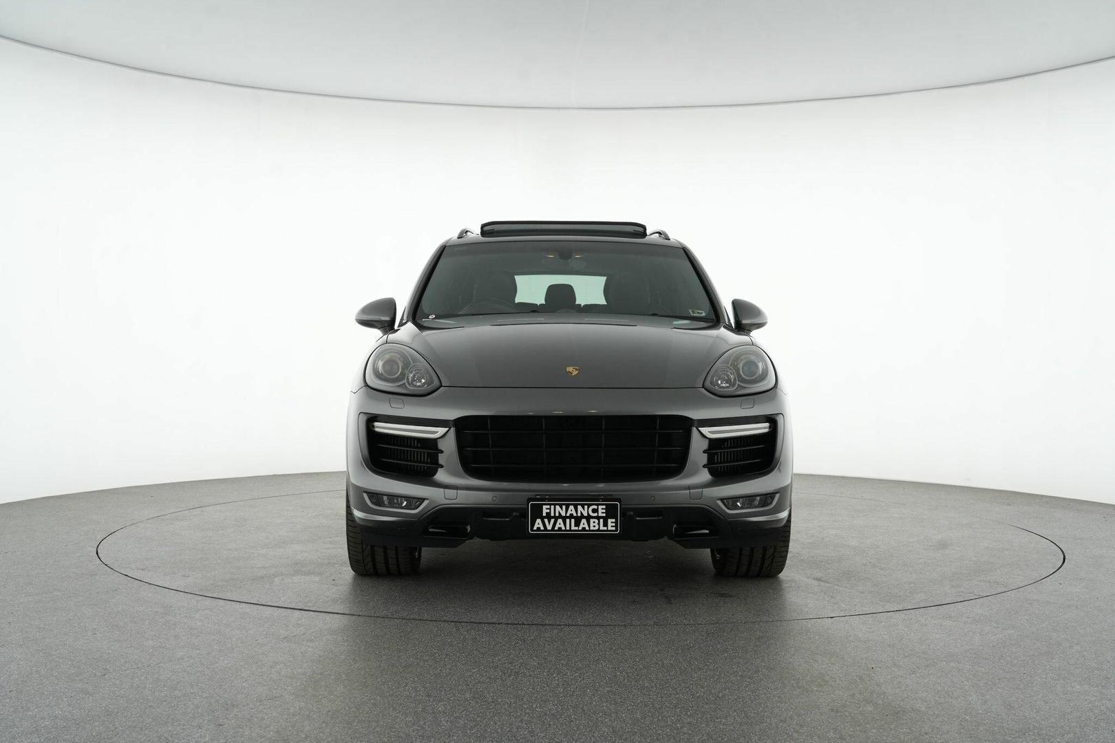 2015 Porsche Cayenne GTS in Grey