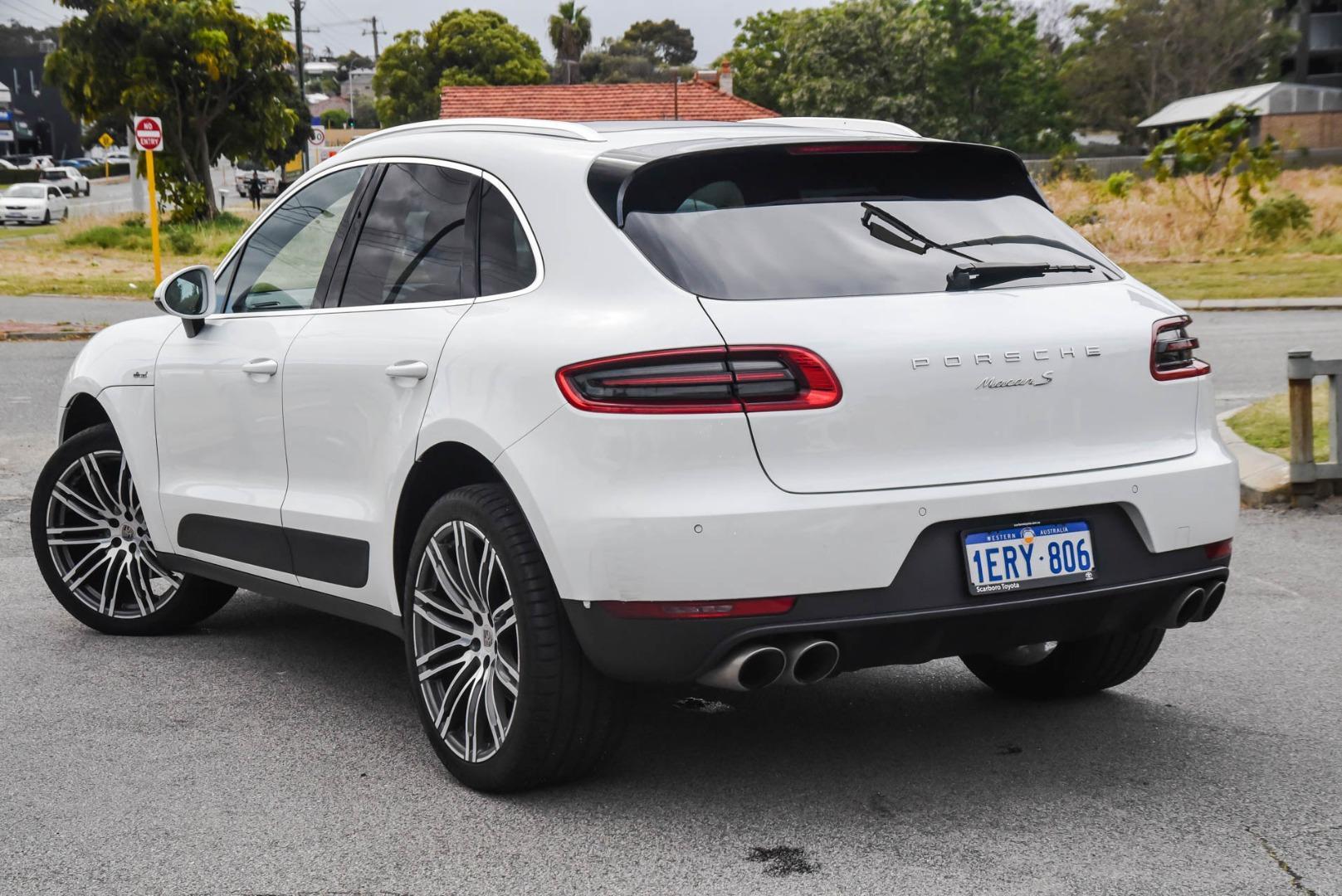 2015 Porsche Macan S Diesel in White