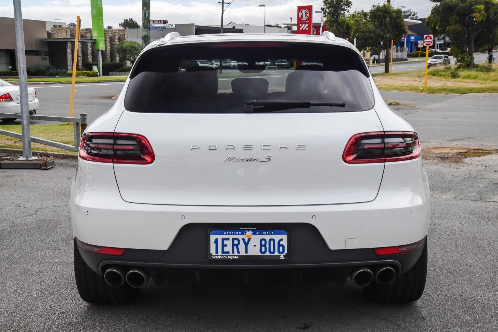 2015 Porsche Macan S Diesel in White