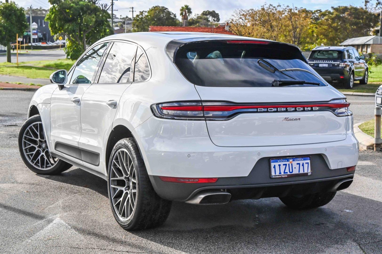 2019 Porsche Macan Base in White