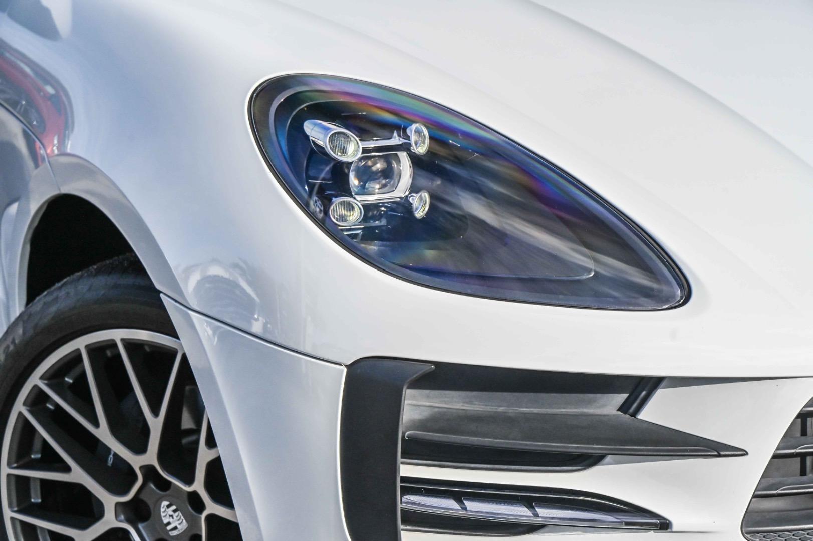 2019 Porsche Macan Base in White