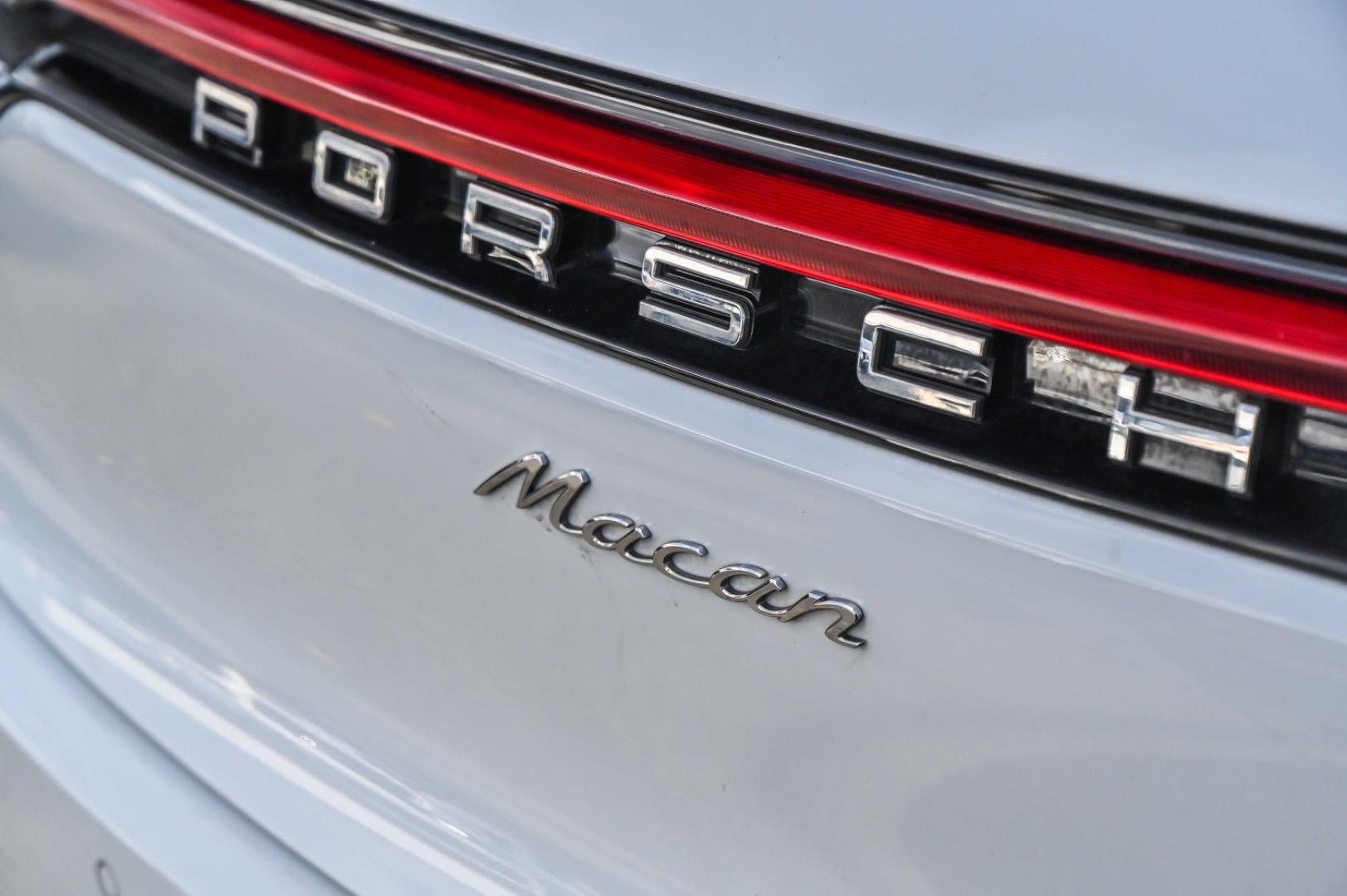 2019 Porsche Macan Base in White