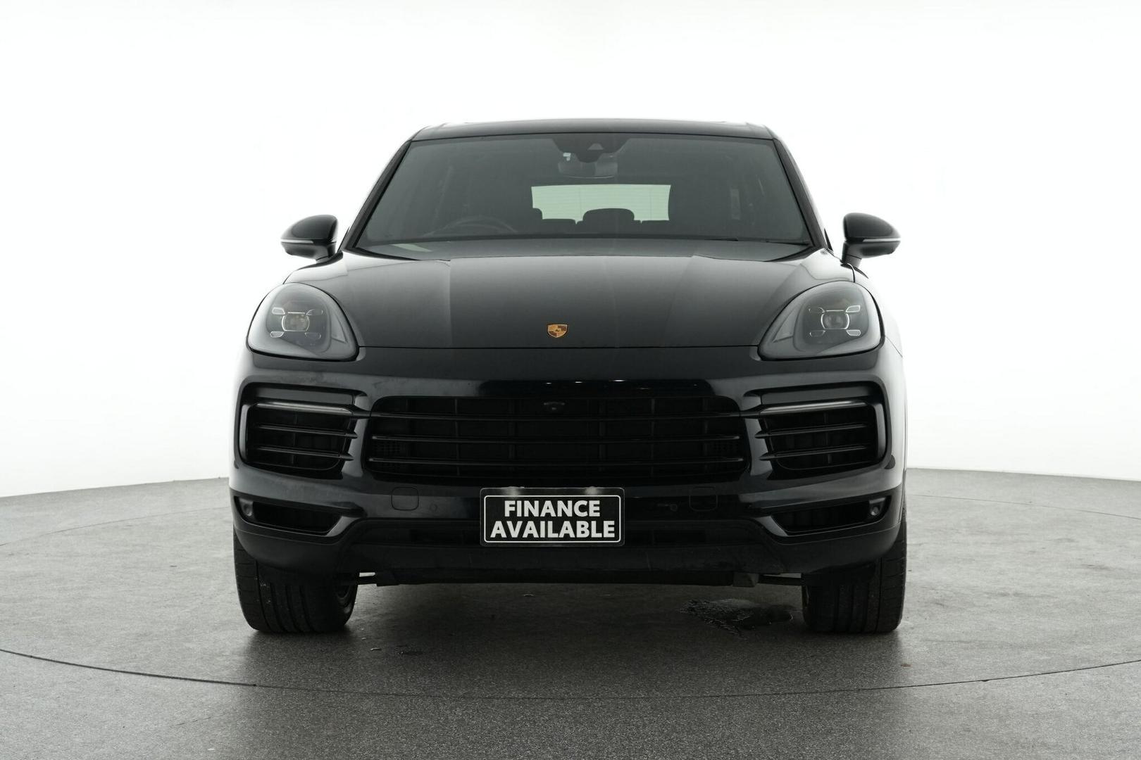 2020 Porsche Cayenne Base in Black