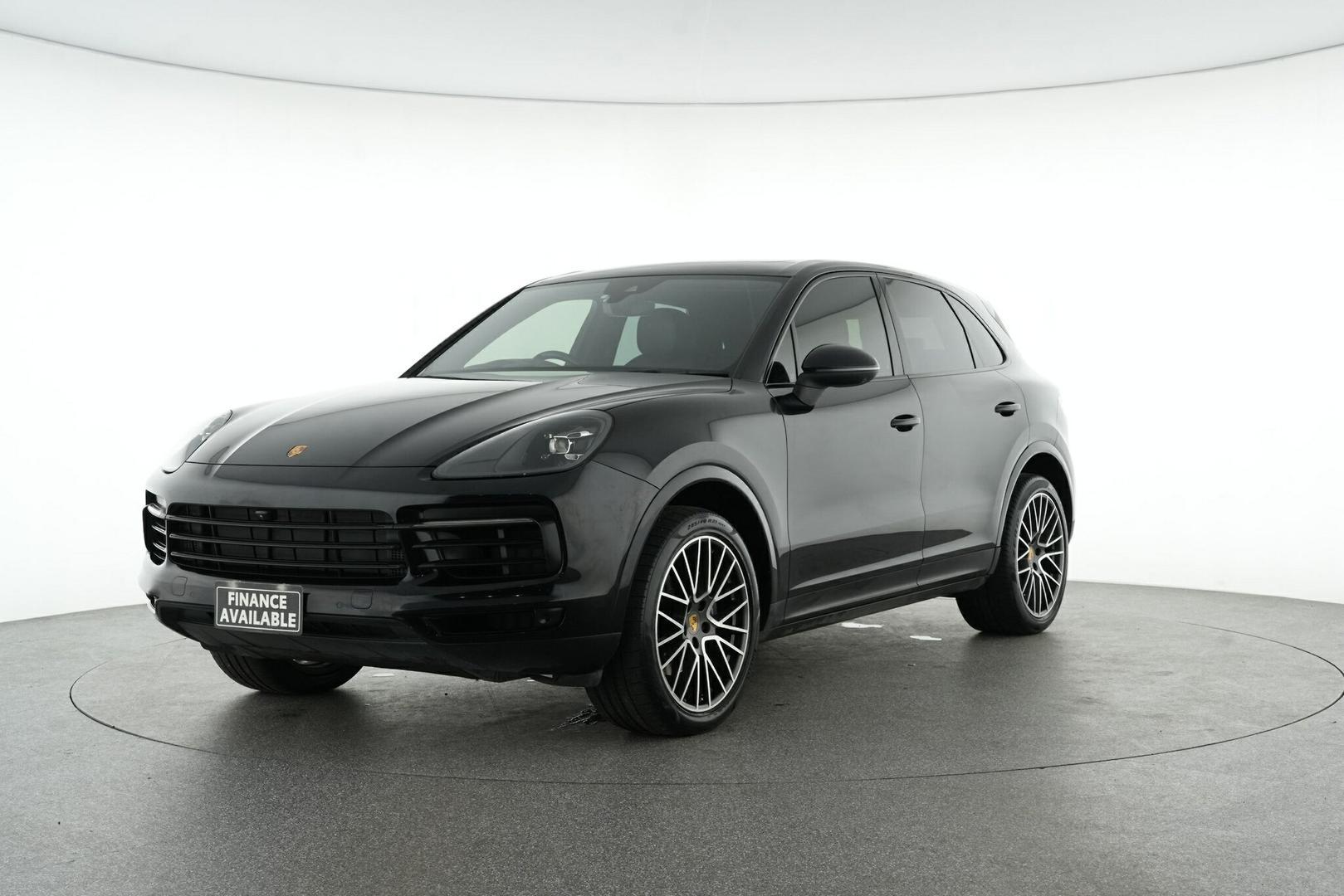 2020 Porsche Cayenne Base in Black