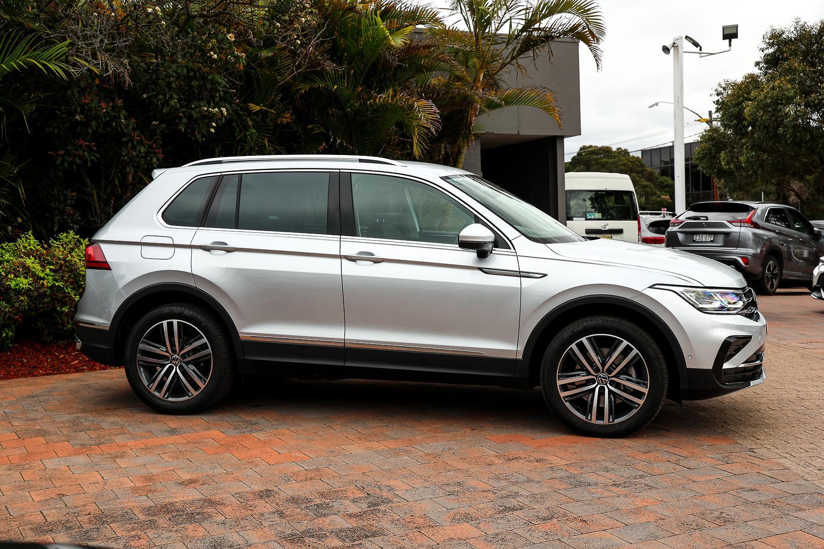 2023 Volkswagen Tiguan 162TSI Elegance in Reflex Silver (8e8e)