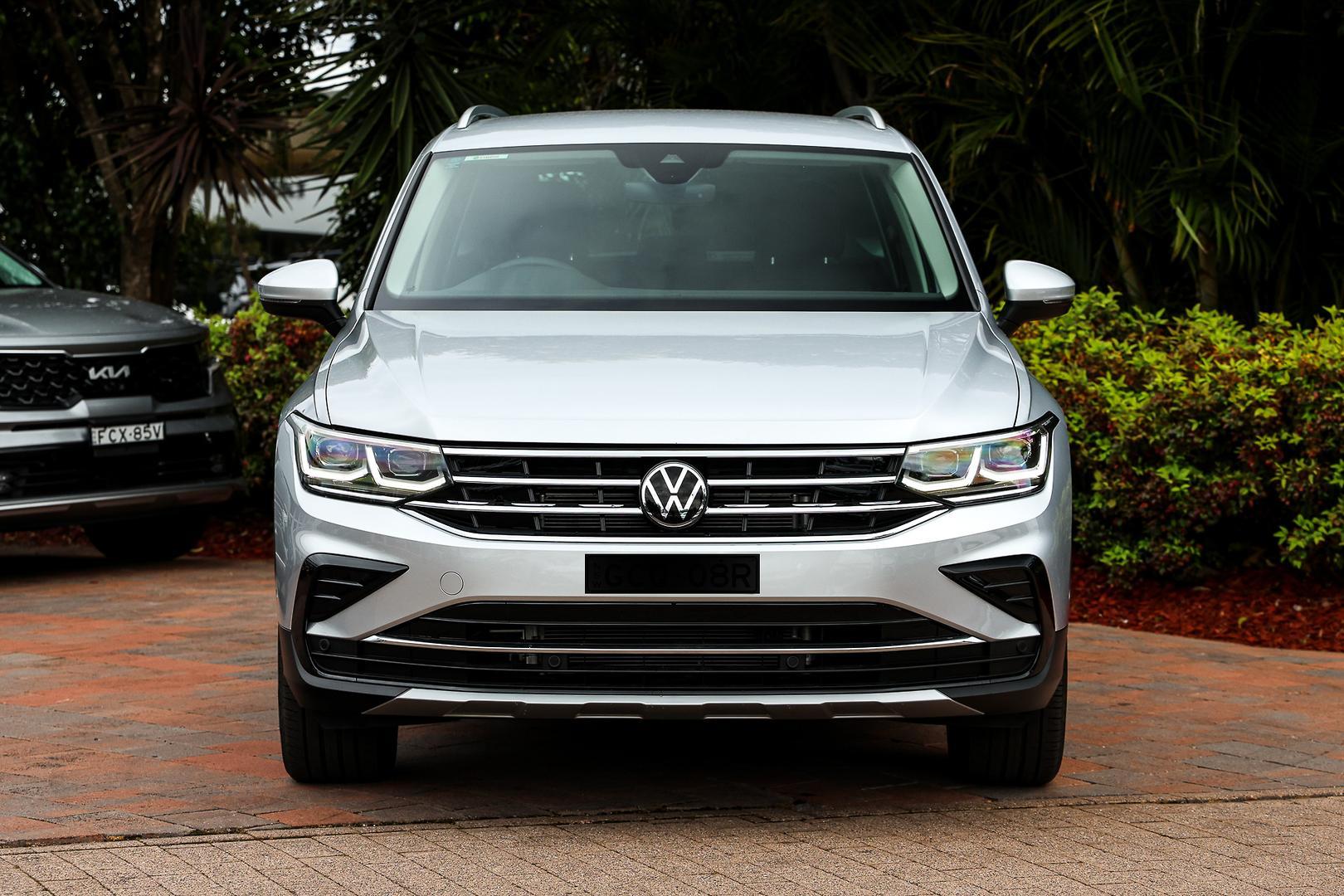 2023 Volkswagen Tiguan 162TSI Elegance in Reflex Silver (8e8e)