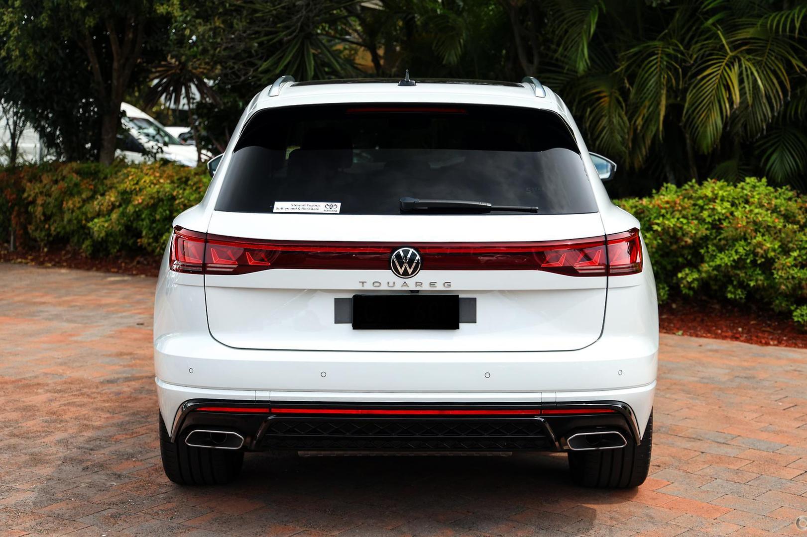 2024 Volkswagen Touareg 210TDI R-Line in Pure White (0q0q)