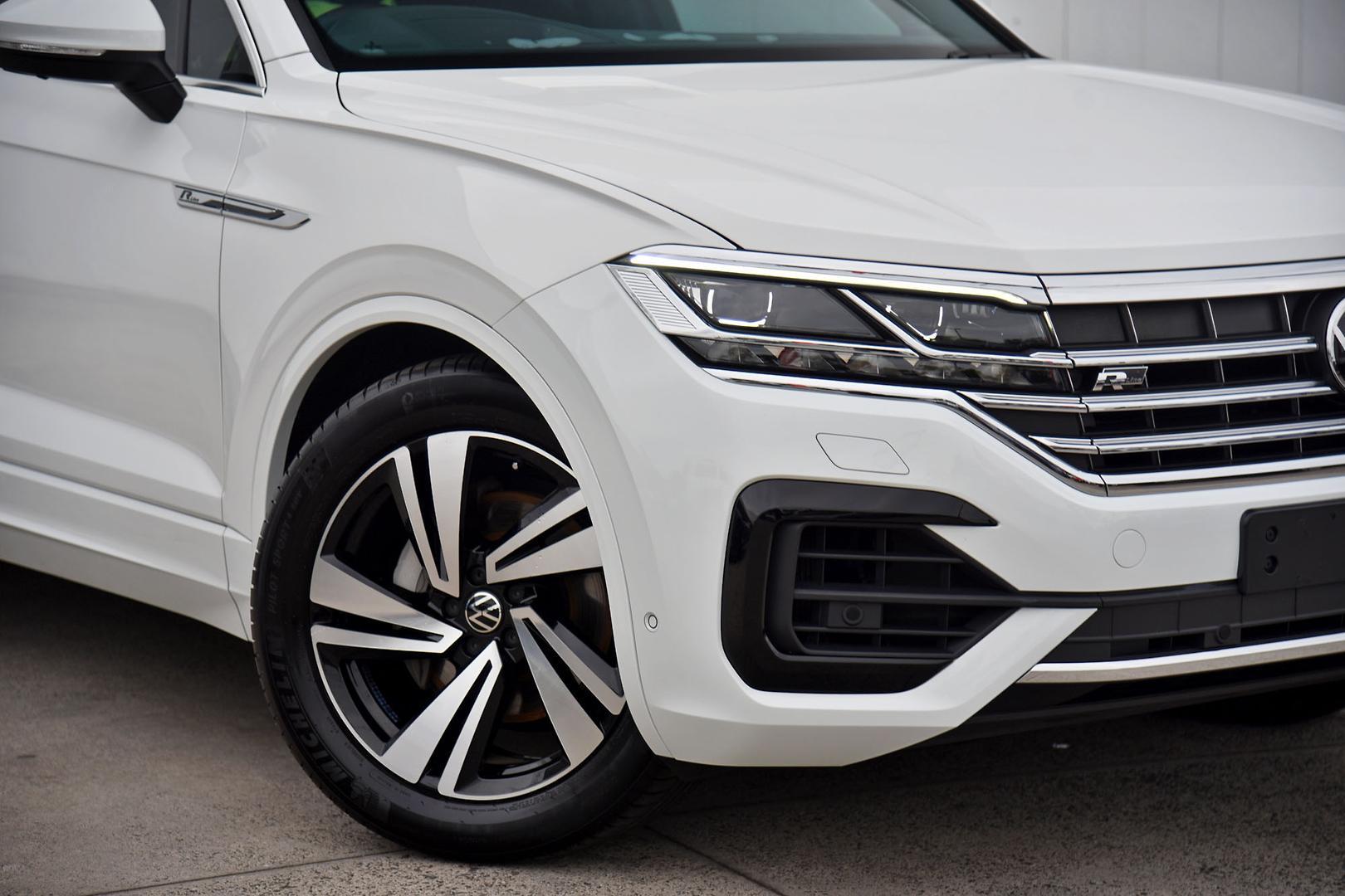 2020 Volkswagen Touareg 210TDI R-Line in White