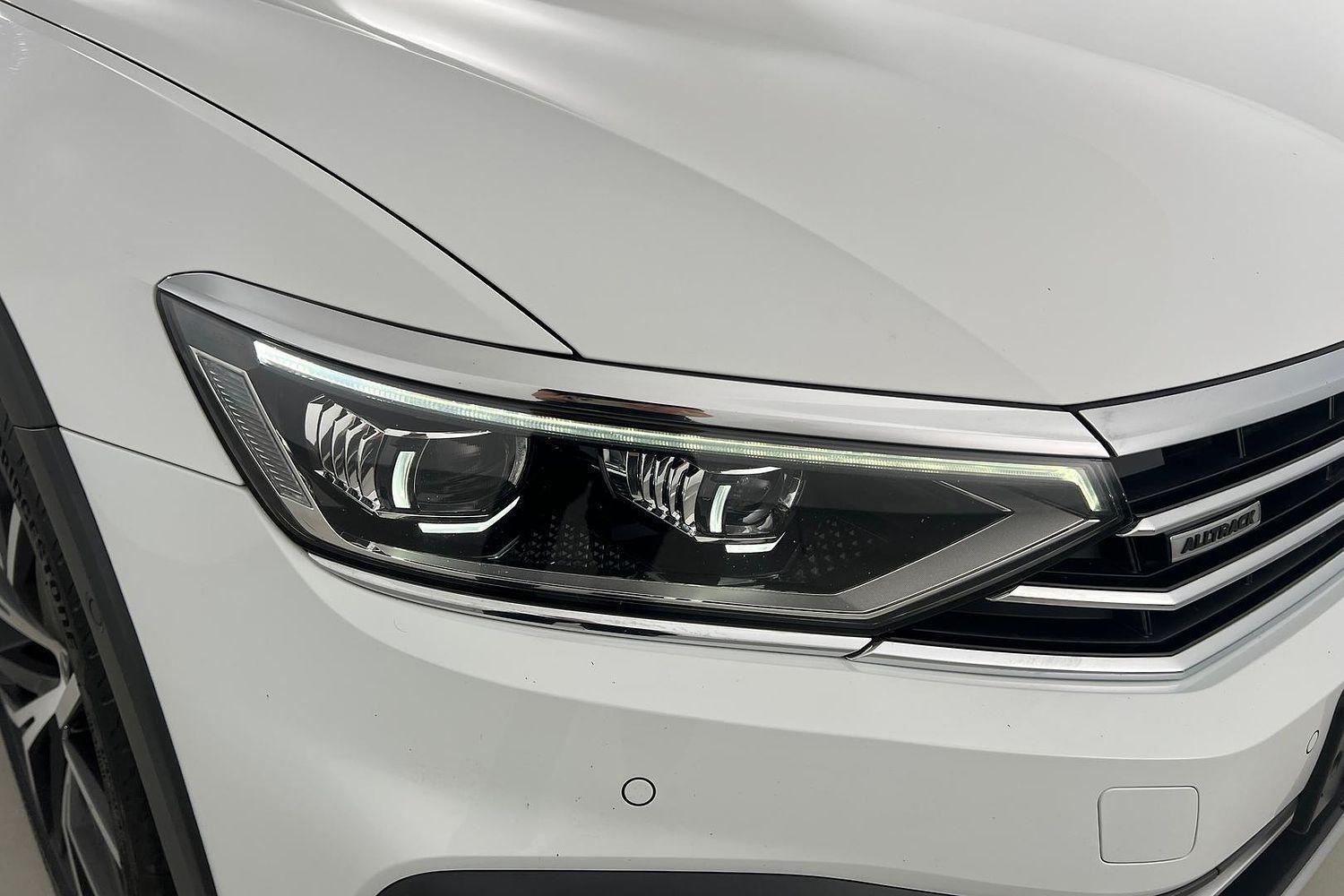 2021 Volkswagen Passat Alltrack 162TSI Premium in White