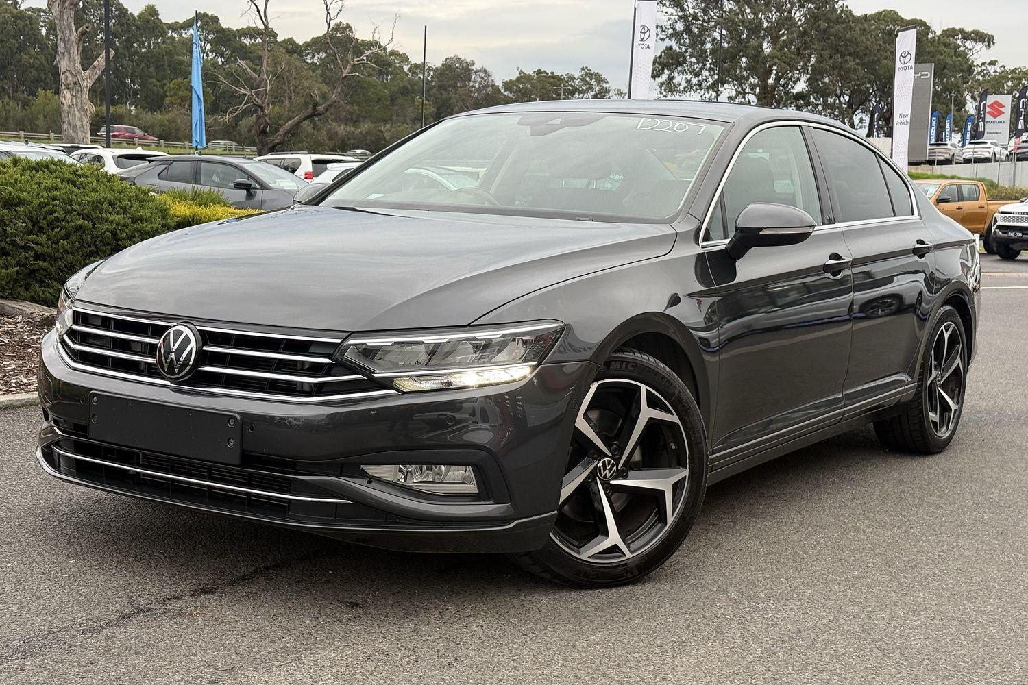2021 Volkswagen Passat 140TSI Business in Grey