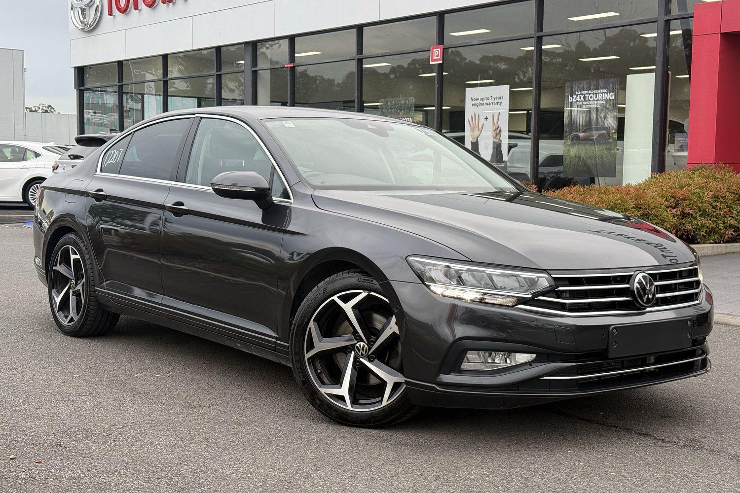 2021 Volkswagen Passat 140TSI Business in Grey