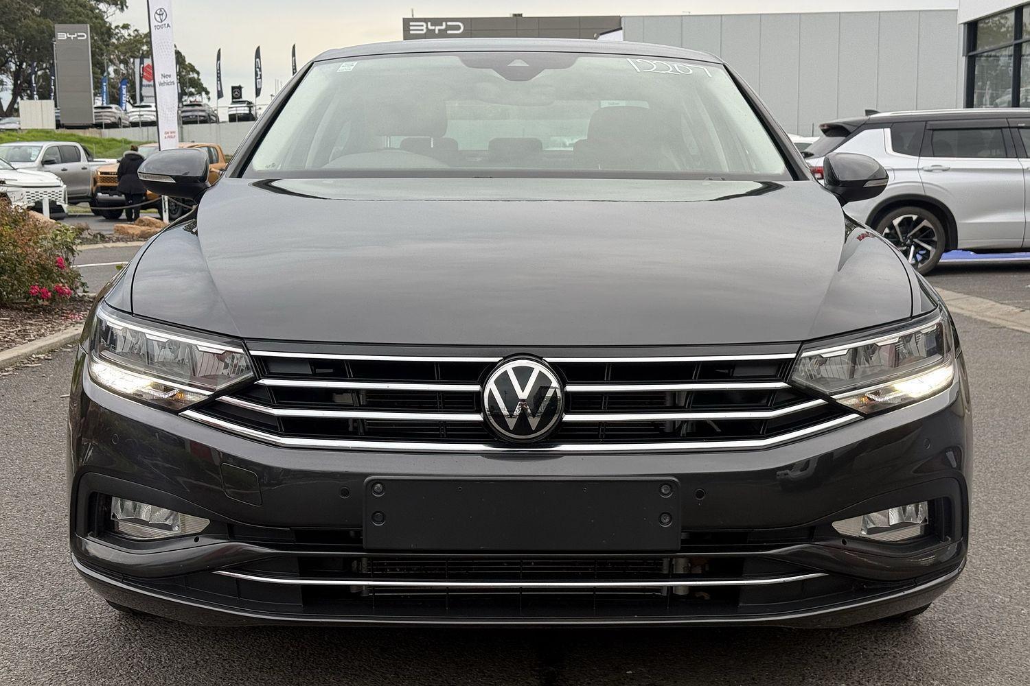 2021 Volkswagen Passat 140TSI Business in Grey