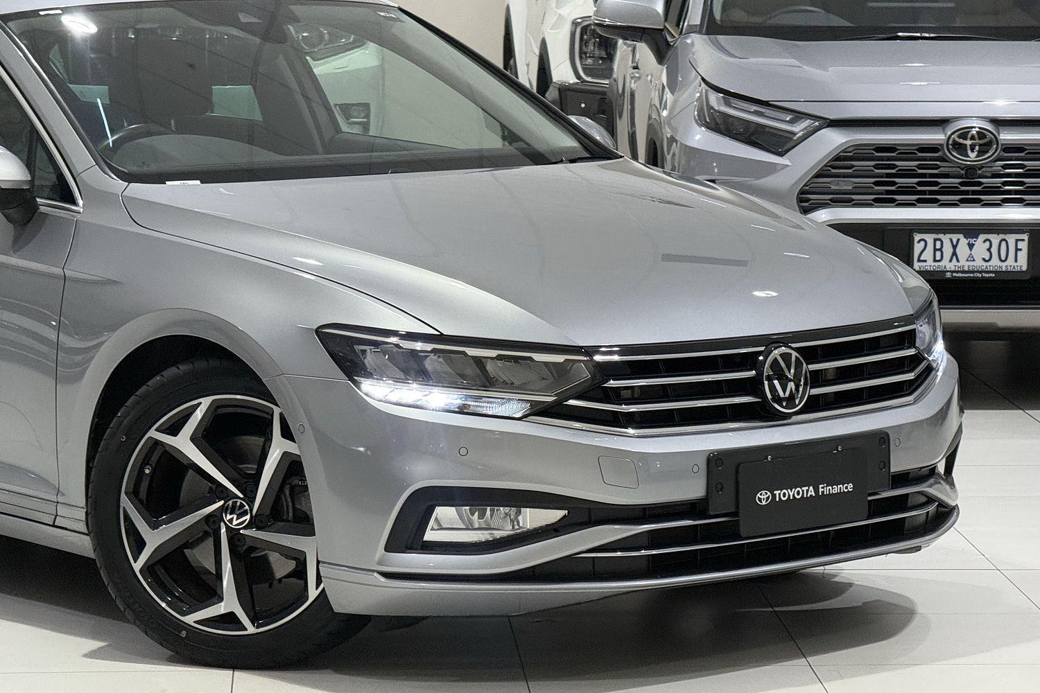 2022 Volkswagen Passat 140TSI Business in Silver
