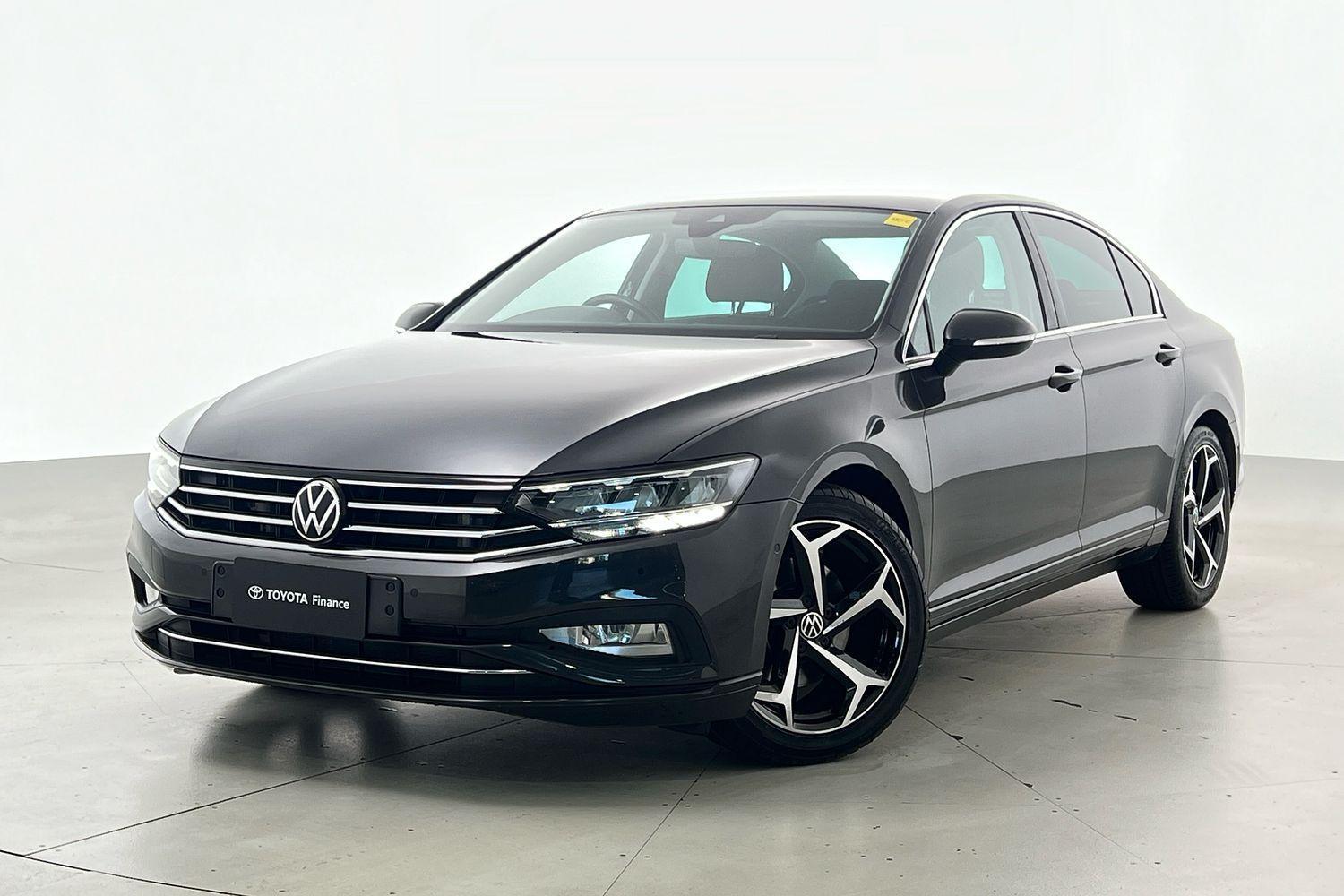 2022 Volkswagen Passat 140TSI Business in Grey