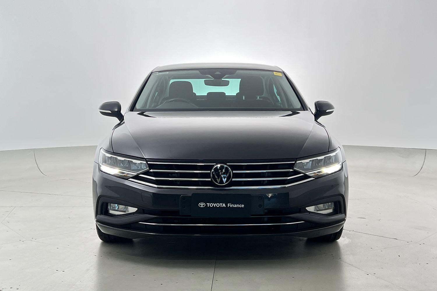 2022 Volkswagen Passat 140TSI Business in Grey