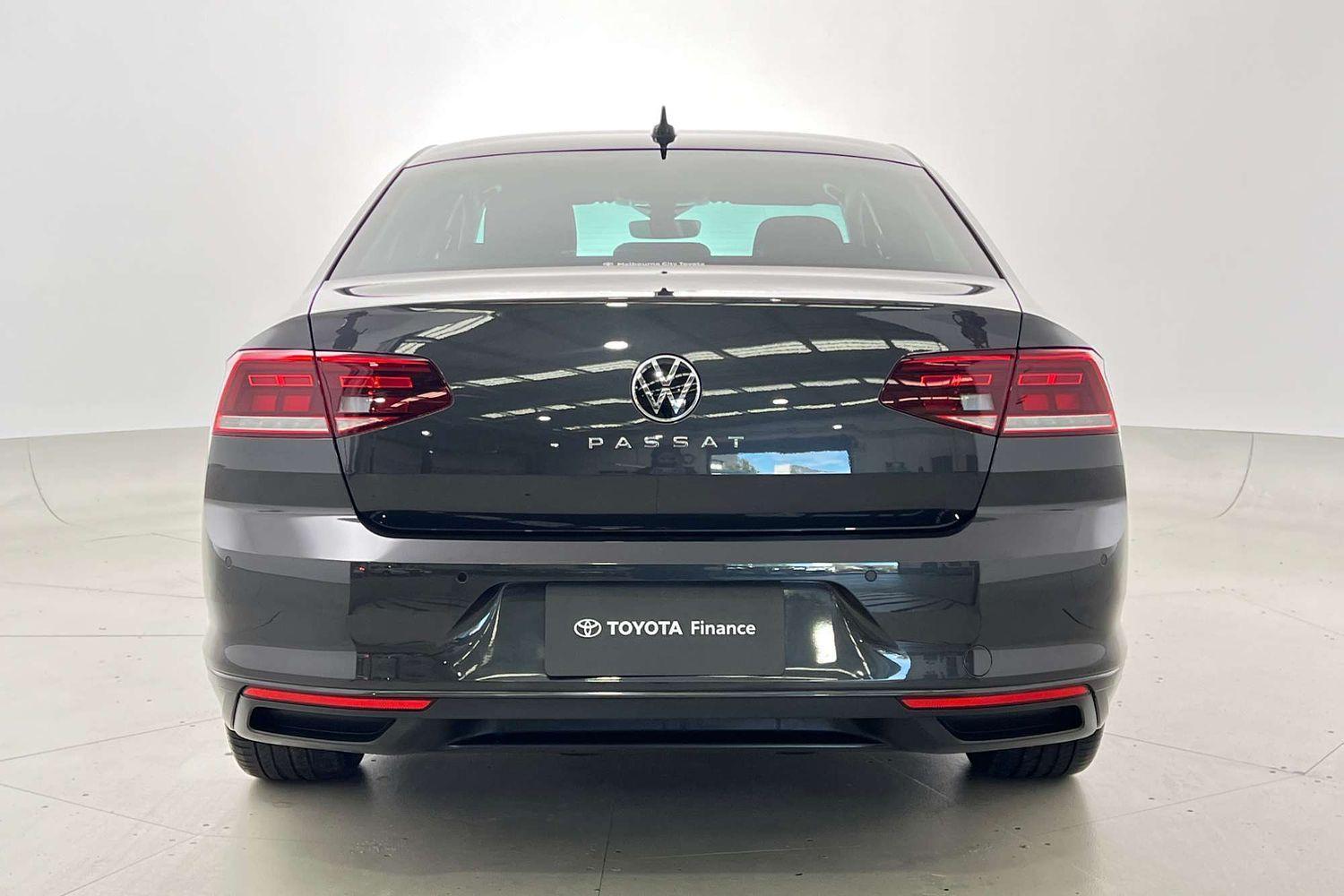 2022 Volkswagen Passat 140TSI Business in Grey