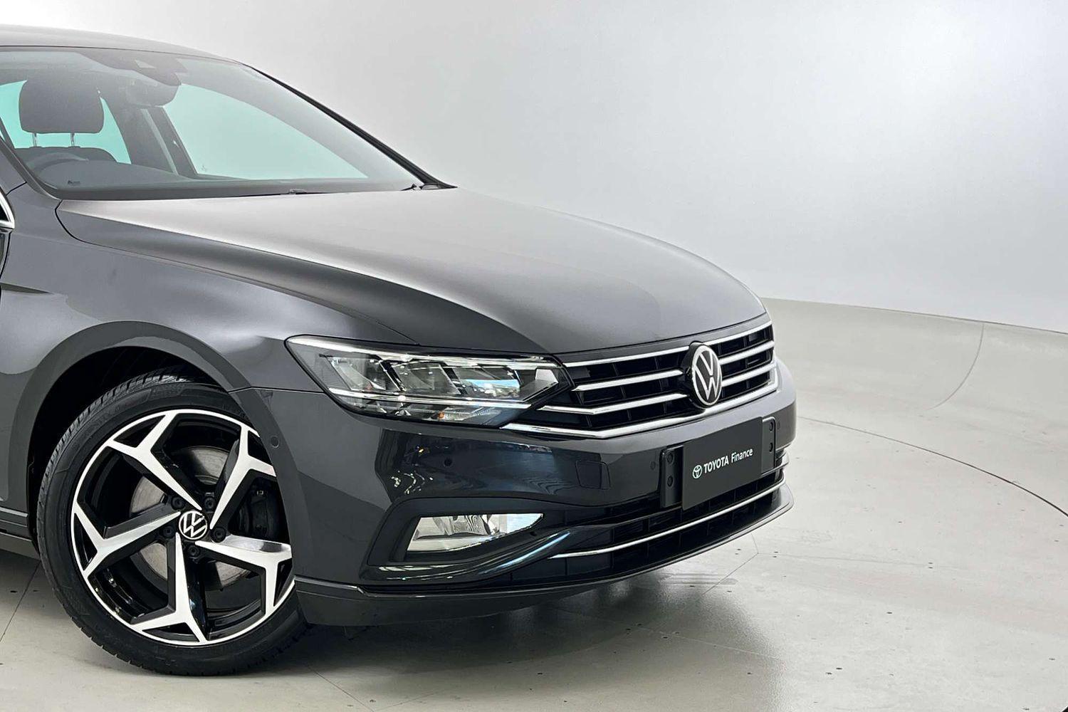 2022 Volkswagen Passat 140TSI Business in Grey