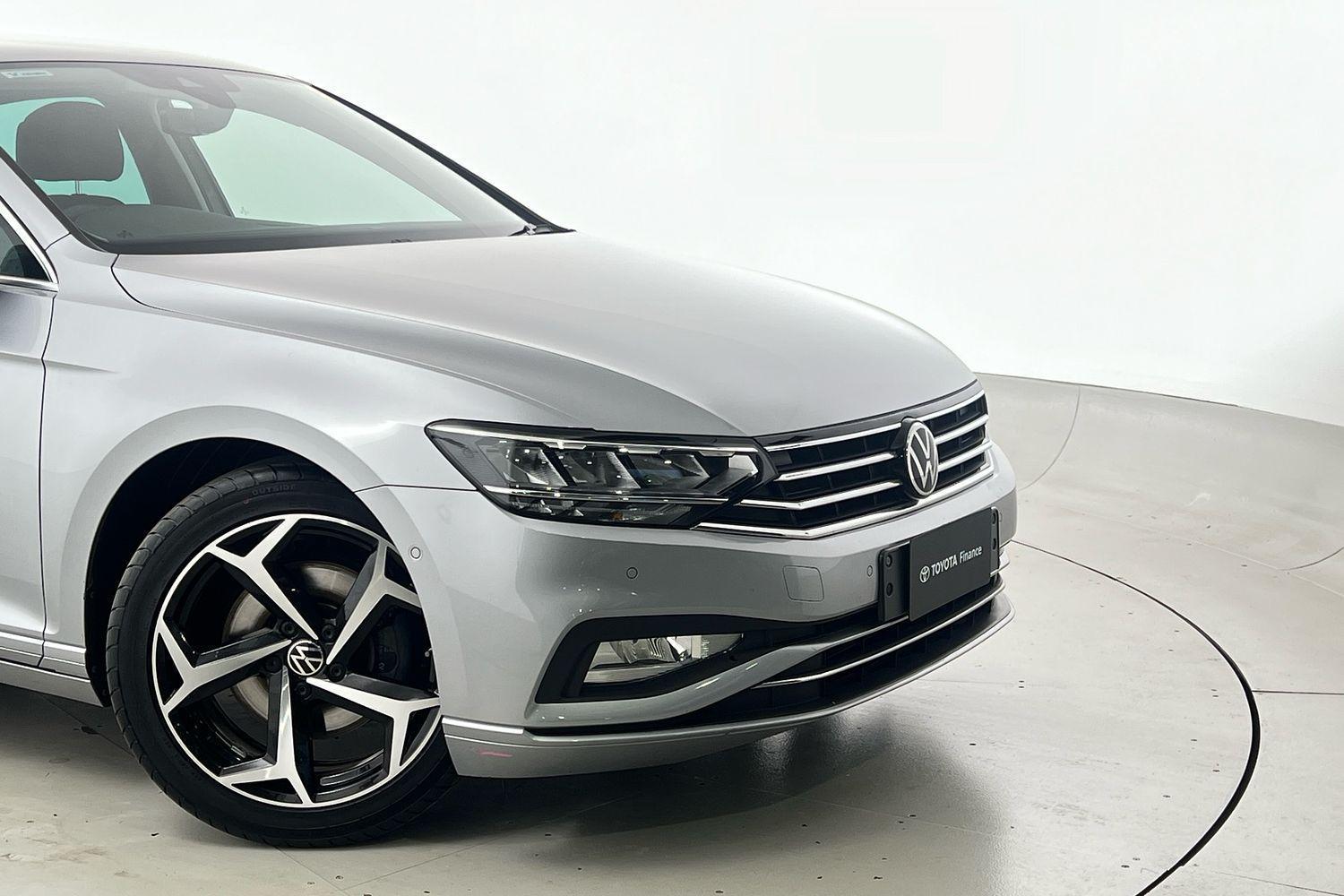 2022 Volkswagen Passat 140TSI Business in Silver